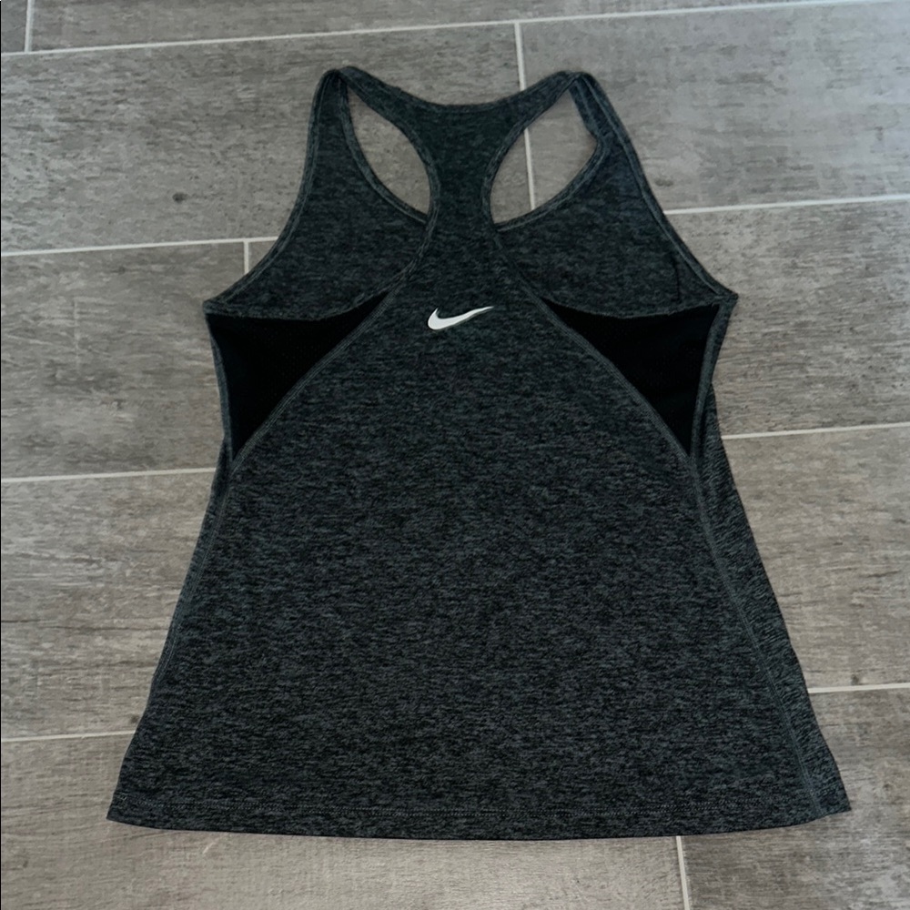 Nike Gray Fitted Cut Out Sleeveless Tank Top - Picture 3 of 4